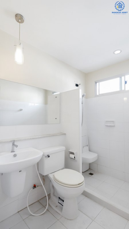 บ้านเดี่ยวมือสองนนทบุรี ทำเลโซนเมือง! ม.ชัยพฤกษ์ ราชพฤกษ์-วงเวียนพระราม5 คุณภาพแบรนด์ L&H หลังใหญ่ พร้อมอยู่ เนื้อที่ 62.9 ตร.ว. ฟังก์ชั่น 3นอน 3น้ำ สามารถจอดรถได้ 3 คัน* หน้าโครงการติดกับวงเวียนพระรามห้า เชื่อมต่อหลากหลายเส้นทางได้อย่างรวดเร็ว ใกล้ The Walk , เดอะ คริสตัล เอสบี ราชพฤกษ์ , จุดขึ้นทางด่วนกาญจนาฯ และอื่นๆ อีกมากมาย