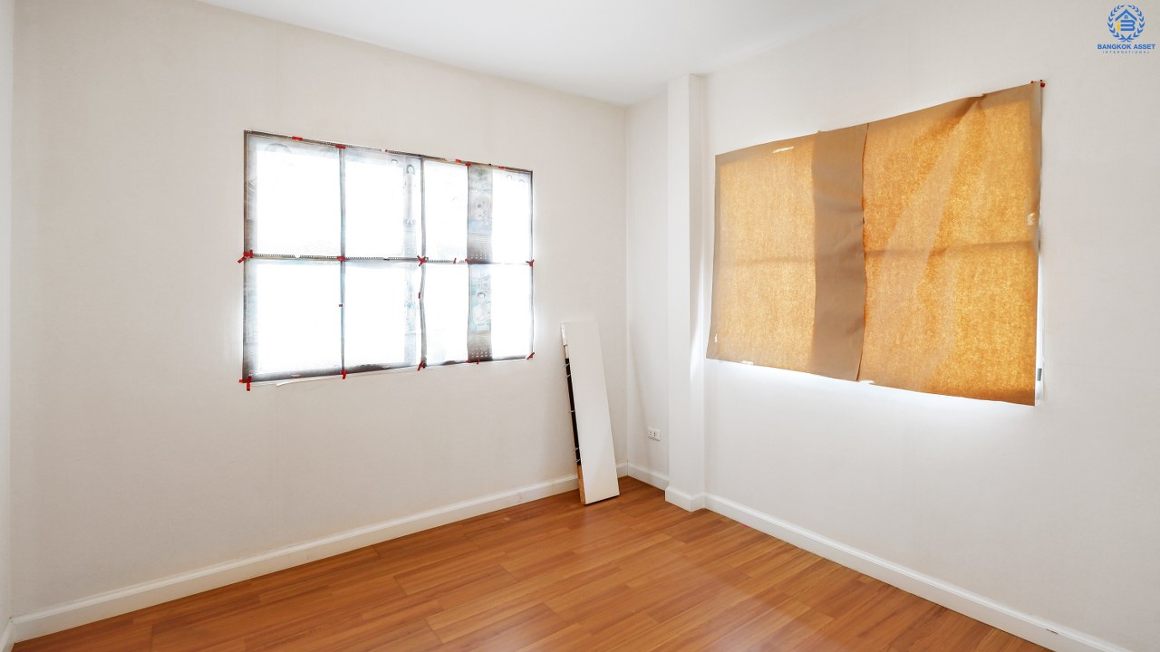 บ้านเดี่ยวมือสองนนทบุรี ทำเลโซนเมือง! ม.ชัยพฤกษ์ ราชพฤกษ์-วงเวียนพระราม5 คุณภาพแบรนด์ L&H หลังใหญ่ พร้อมอยู่ เนื้อที่ 62.9 ตร.ว. ฟังก์ชั่น 3นอน 3น้ำ สามารถจอดรถได้ 3 คัน* หน้าโครงการติดกับวงเวียนพระรามห้า เชื่อมต่อหลากหลายเส้นทางได้อย่างรวดเร็ว ใกล้ The Walk , เดอะ คริสตัล เอสบี ราชพฤกษ์ , จุดขึ้นทางด่วนกาญจนาฯ และอื่นๆ อีกมากมาย