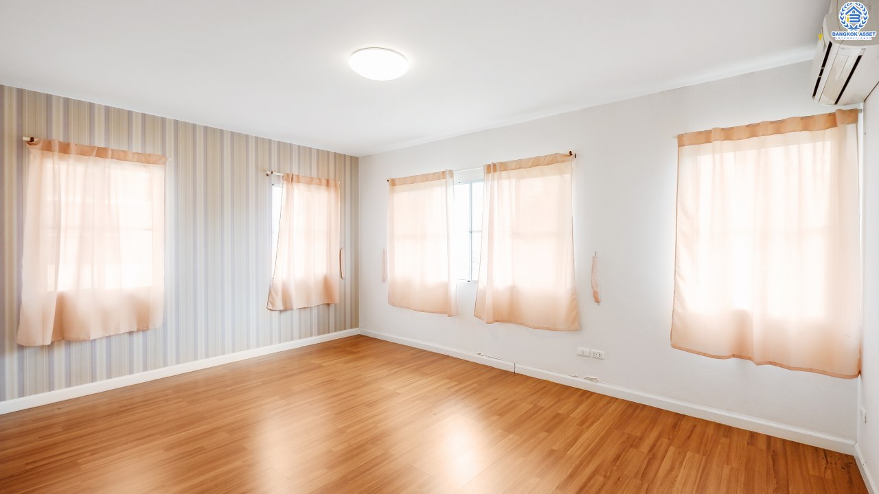 บ้านเดี่ยวมือสองนนทบุรี ทำเลโซนเมือง! ม.ชัยพฤกษ์ ราชพฤกษ์-วงเวียนพระราม5 คุณภาพแบรนด์ L&H หลังใหญ่ พร้อมอยู่ เนื้อที่ 62.9 ตร.ว. ฟังก์ชั่น 3นอน 3น้ำ สามารถจอดรถได้ 3 คัน* หน้าโครงการติดกับวงเวียนพระรามห้า เชื่อมต่อหลากหลายเส้นทางได้อย่างรวดเร็ว ใกล้ The Walk , เดอะ คริสตัล เอสบี ราชพฤกษ์ , จุดขึ้นทางด่วนกาญจนาฯ และอื่นๆ อีกมากมาย