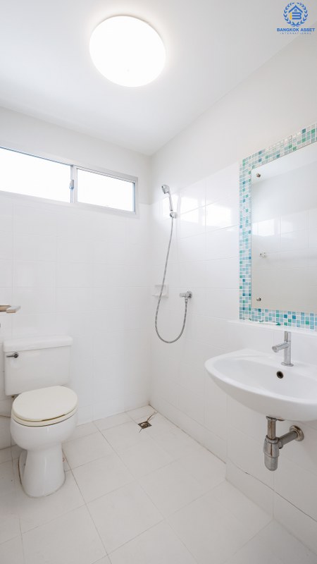 บ้านเดี่ยวมือสองนนทบุรี ทำเลโซนเมือง! ม.ชัยพฤกษ์ ราชพฤกษ์-วงเวียนพระราม5 คุณภาพแบรนด์ L&H หลังใหญ่ พร้อมอยู่ เนื้อที่ 62.9 ตร.ว. ฟังก์ชั่น 3นอน 3น้ำ สามารถจอดรถได้ 3 คัน* หน้าโครงการติดกับวงเวียนพระรามห้า เชื่อมต่อหลากหลายเส้นทางได้อย่างรวดเร็ว ใกล้ The Walk , เดอะ คริสตัล เอสบี ราชพฤกษ์ , จุดขึ้นทางด่วนกาญจนาฯ และอื่นๆ อีกมากมาย