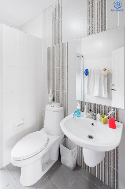 บ้านเดี่ยวมือสองนนทบุรี ม.วิลล่าการ์เด้นท์3 รัตนาธิเบศร์-ราชพฤกษ์ (เนื้อที่ 54 ตร.ว.) แปลงสวย ตรงข้ามสวน/คลับเฮ้าส์ หน้าบ้านไม่ชนใคร! ฟังก์ชั่น 3นอน 3น้ำ แถมแอร์ 4 เครื่อง , เฟอร์นิเจอร์ และเครื่องใช้ไฟฟ้าทั้งหลัง หิ้วกระเป๋าพร้อมเข้าอยู่ทันที! บนทำเลที่เชื่อมทุกความสะดวก เพียง 5 นาทีถึงรถไฟฟ้าสถานี "บางพลู"