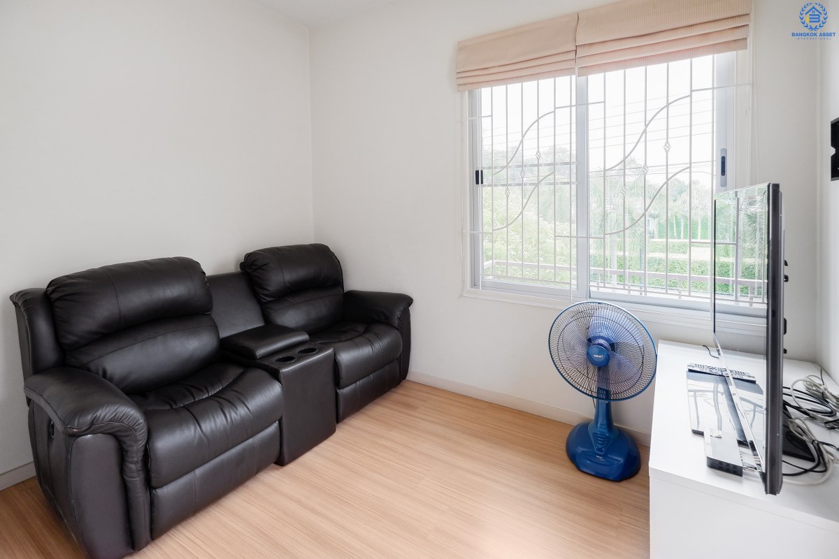 บ้านเดี่ยวมือสองนนทบุรี ม.วิลล่าการ์เด้นท์3 รัตนาธิเบศร์-ราชพฤกษ์ (เนื้อที่ 54 ตร.ว.) แปลงสวย ตรงข้ามสวน/คลับเฮ้าส์ หน้าบ้านไม่ชนใคร! ฟังก์ชั่น 3นอน 3น้ำ แถมแอร์ 4 เครื่อง , เฟอร์นิเจอร์ และเครื่องใช้ไฟฟ้าทั้งหลัง หิ้วกระเป๋าพร้อมเข้าอยู่ทันที! บนทำเลที่เชื่อมทุกความสะดวก เพียง 5 นาทีถึงรถไฟฟ้าสถานี "บางพลู"