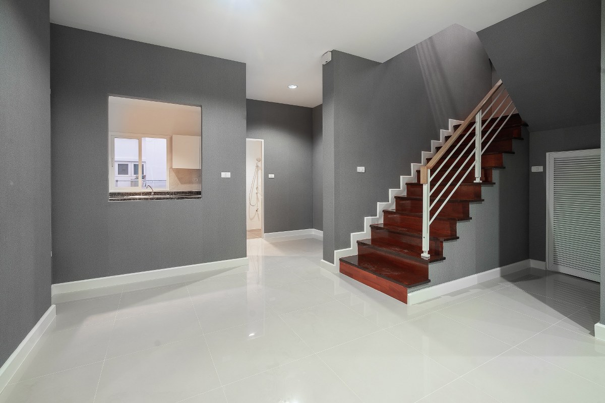 บ้านมือสองตกแต่งใหม่ ม.เพอร์เฟคเพลส ราชพฤกษ์-พระราม5 (เนื้อที่ 50.7 ตร.ว.) บ้านดีไซน์ทันสมัย หลังใหญ่พร้อมอยู่ ฟังก์ชั่น 3 ห้องนอน 3 ห้องน้ำ 2 ที่จอดรถ พร้อมพื้นที่ใช้สอยเกือบ 200 ตร.ม. กับที่สุดแห่งทำเลโซนเมือง ที่เชื่อมสู่หลายเส้นทาง หน้าโครงการติดถ.ราชพฤกษ์ เพียง 5 นาทีถึงวงเวียนพระรามห้า ใกล้รถไฟฟ้าสถานี "บางรักใหญ่" และห้างฯ ชั้นนำมากมาย