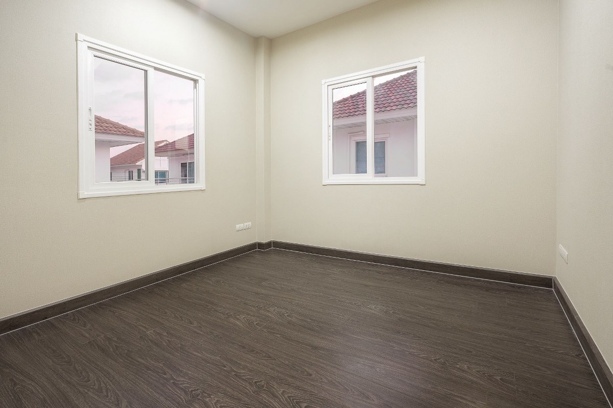 บ้านมือสองตกแต่งใหม่ ม.เพอร์เฟคเพลส ราชพฤกษ์-พระราม5 (เนื้อที่ 50.7 ตร.ว.) บ้านดีไซน์ทันสมัย หลังใหญ่พร้อมอยู่ ฟังก์ชั่น 3 ห้องนอน 3 ห้องน้ำ 2 ที่จอดรถ พร้อมพื้นที่ใช้สอยเกือบ 200 ตร.ม. กับที่สุดแห่งทำเลโซนเมือง ที่เชื่อมสู่หลายเส้นทาง หน้าโครงการติดถ.ราชพฤกษ์ เพียง 5 นาทีถึงวงเวียนพระรามห้า ใกล้รถไฟฟ้าสถานี "บางรักใหญ่" และห้างฯ ชั้นนำมากมาย