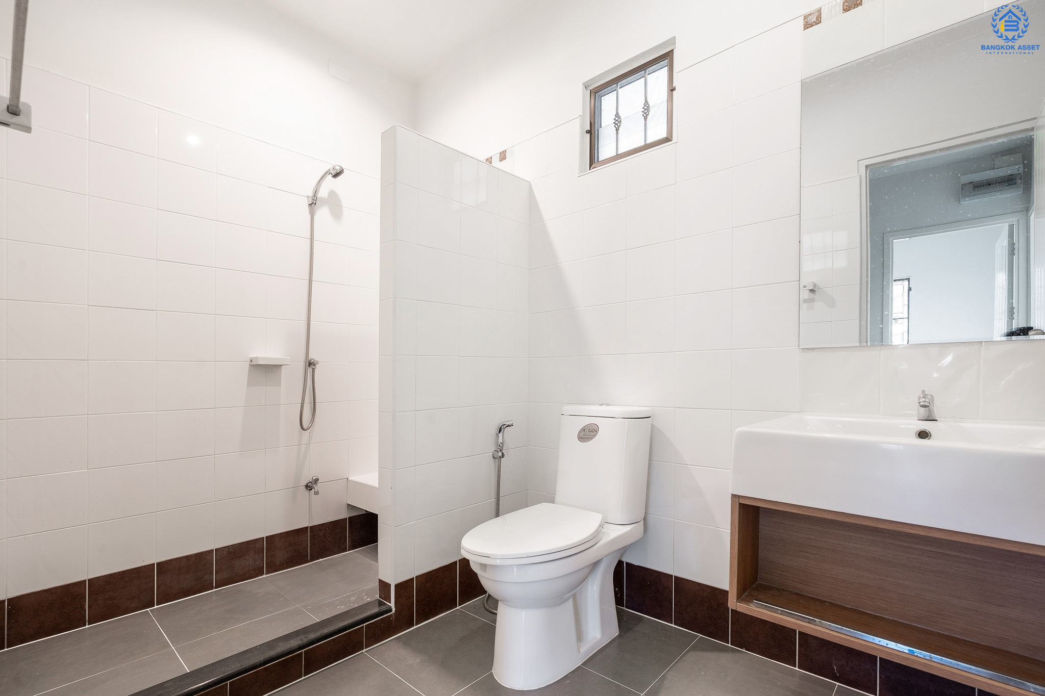 บ้านมือสองตกแต่งใหม่ ม.พฤกษาวิลล์19 ปิ่นเกล้า-วงแหวน บ้านหลังใหญ่พร้อมอยู่!! (เนื้อที่ 18.2 ตร.ว.) ฟังก์ชั่นครบดีไซน์ตอบโจทย์ผู้อยู่อาศัยจริง 3 นอน 2 น้ำ มีครัวเคาน์เตอร์+ที่จอดรถส่วนตัว พื้นที่ใช้สอยที่กว้างขวาง ตั้งอยู่บนทำเลเดินทางสะดวก เชื่อมต่อสู่ตัวเมืองด้วย ถ.กาญจนาภิเษก ใกล้เซ็นทรัลเวสต์เกต รถไฟฟ้า และจุดขึ้นทางด่วน "ศรีรัช"