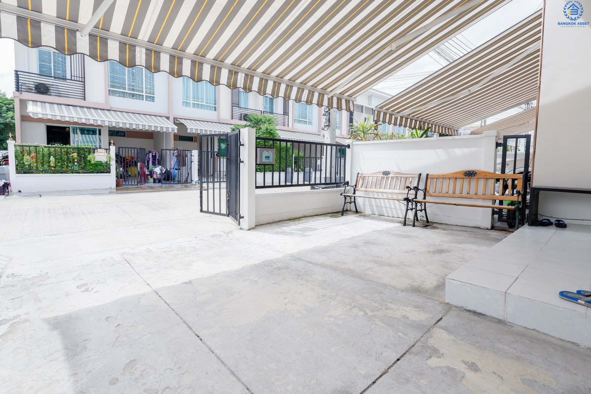 ทาวน์เฮ้าส์มือสองนนทบุรี ห้องมุม! ม.พลีโน่ รัตนาธิเบศร์-ชัยพฤกษ์ (ซ.ที่ดินบางบัวทอง) บ้านสไตล์โมเดิร์น พร้อมอยู่ แถมเฟอร์นิเจอร์ทั้งหลัง!! เนื้อที่ 18.3 ตร.ว. พร้อมฟังก์ชั่น 3นอน 2น้ำ+แอร์ 2 เครื่อง บนทำเลศักยภาพ เข้า-ออกได้หลายเส้นทาง ใกล้เซ็นทรัลเวสต์เกต และรถไฟฟ้าสถานี "บางพลู"