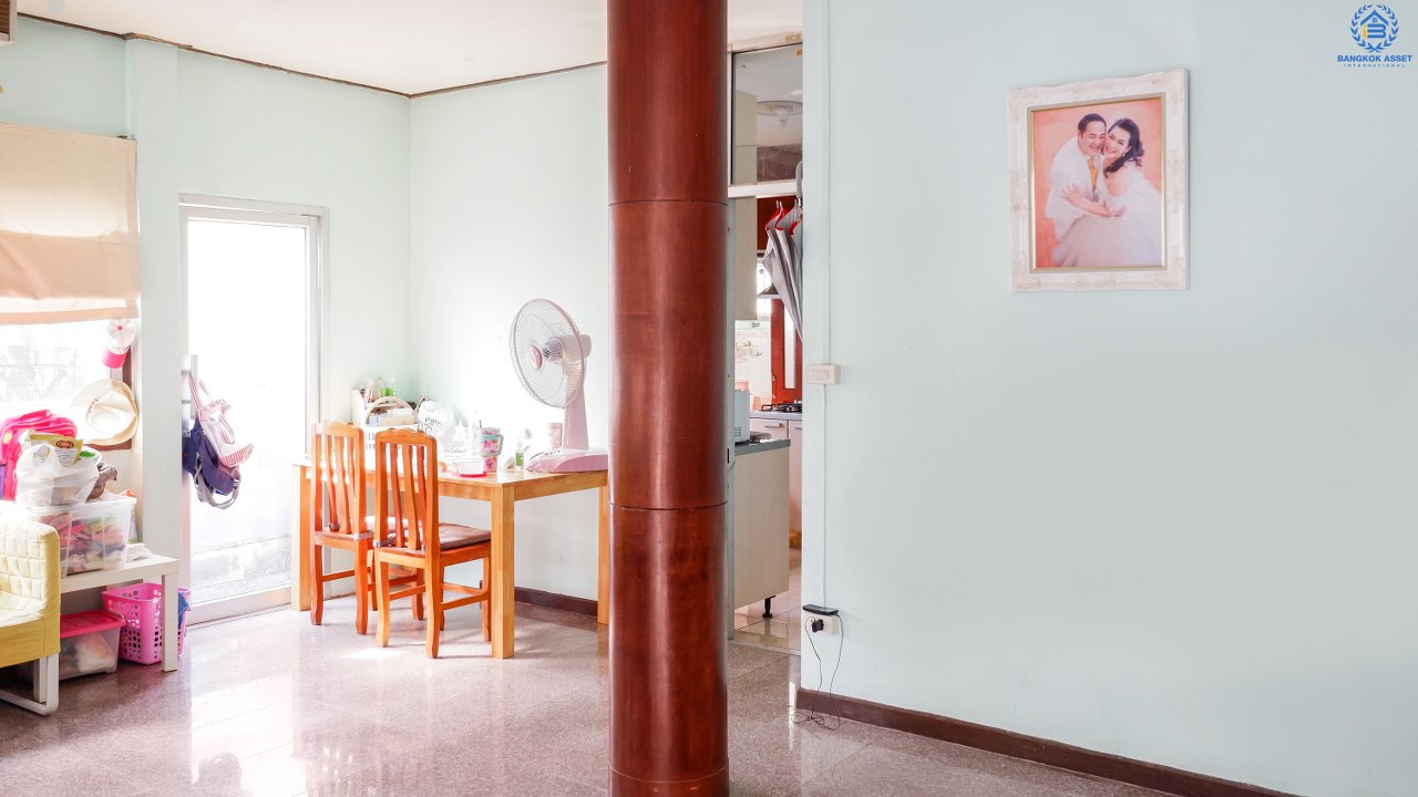 บ้านเดี่ยวมือสองนนทบุรี เนื้อที่ 44 ตร.ว. โครงการ กฤษดานคร ติดถนนแจ้งวัฒนะ ห่างจากเซ็นทรัลฯ เพียง 900 เมตร สุดคุ้ม! กับบ้านพร้อมอยู่ ฟังก์ชั่น 3นอน 2น้ำ แถมแอร์ 3 เครื่อง บนทำเลหายาก รองรับรถไฟฟ้าสายสีชมพู ใกล้ทางด่วน และเมืองทองธานี ...เปิดจองแล้ววันนี้