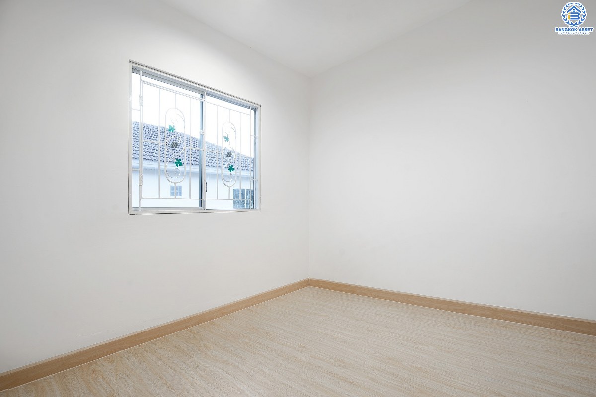 บ้านมือสองตกแต่งใหม่ ม.พฤกษาวิลล์19 ปิ่นเกล้า-วงแหวน ฟังก์ชั่นครบ ดีไซน์ตอบโจทย์คนรุ่นใหม่!! เนื้อที่ 19.7 ตร.ว. 3นอน 2น้ำ มีครัวเคาน์เตอร์+ที่จอดรถส่วนตัว พื้นที่ใช้สอยที่กว้างขวาง ตั้งอยู่บนทำเลเดินทางสะดวก เชื่อมต่อสู่ตัวเมืองด้วย ถ.กาญจนาภิเษก ใกล้เซ็นทรัลเวสต์เกต รถไฟฟ้า และจุดขึ้นทางด่วน "ศรีรัช"