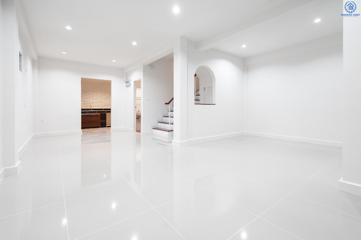 บ้านมือสองตกแต่งใหม่ ห้องมุม! ม.ศุภาลัยวิลล์ ปิ่นเกล้า-วงแหวน (ซ.วัดส้มเกลี้ยง) บ้านหลังใหญ่ เนื้อที่ 23.5 ตร.ว. ฟังก์ชั่น 3 ห้องนอน 2 ห้องน้ำ ตกแต่งพร้อมอยู่ ครบครันทุกการอยู่อาศัย บนทำเลสุดสะดวก เข้า-ออกได้หลายเส้นทาง ใกล้เซ็นทรัลเวสต์เกต และทางด่วน "กาญจนาภิเษก"