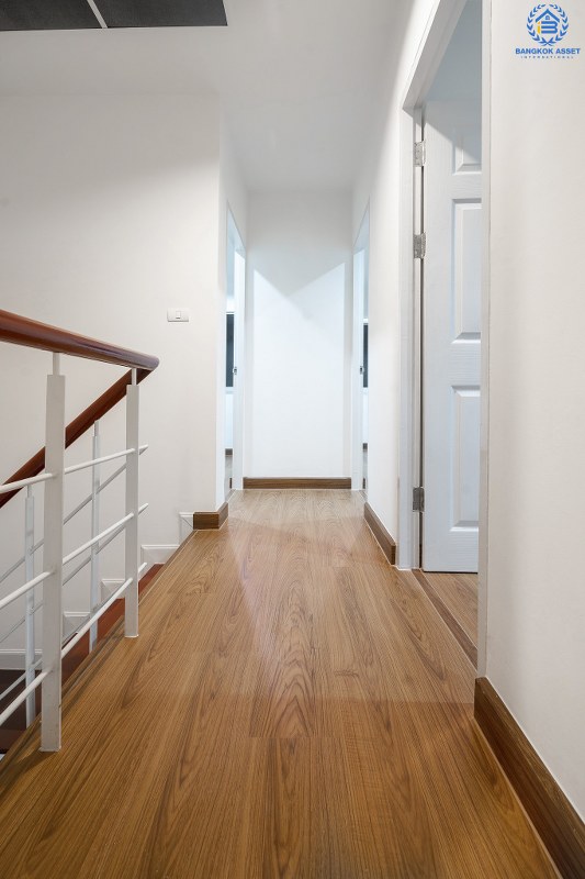 บ้านมือสองตกแต่งใหม่ ห้องมุม! ม.ศุภาลัยวิลล์ ปิ่นเกล้า-วงแหวน (ซ.วัดส้มเกลี้ยง) บ้านหลังใหญ่ เนื้อที่ 23.5 ตร.ว. ฟังก์ชั่น 3 ห้องนอน 2 ห้องน้ำ ตกแต่งพร้อมอยู่ ครบครันทุกการอยู่อาศัย บนทำเลสุดสะดวก เข้า-ออกได้หลายเส้นทาง ใกล้เซ็นทรัลเวสต์เกต และทางด่วน "กาญจนาภิเษก"