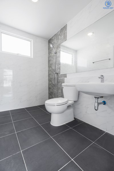 บ้านมือสองตกแต่งใหม่ ม.พฤกษ์ลดา2 (บางใหญ่-เซ็นทรัลเวสต์เกต) บ้านเดี่ยวคุณภาพแบรนด์ L&H หน้าบ้านไม่ชนใคร ตกแต่งพร้อมอยู่! ดีไซน์ที่ลงตัว พื้นที่กว้างขวาง สามารถรองรับกับทุกความสุขได้อย่างจุใจ ฟังก์ชั่น 3นอน 2น้ำ 2ที่จอดรถในร่ม พร้อมคุณภาพชีวิตที่เหนือกว่า บนเส้นทางสายหลัก "กาญจนาภิเษก" ใกล้เซ็นทรัลเวสต์เกต และรถไฟฟ้าสถานี "คลองบางไผ่"