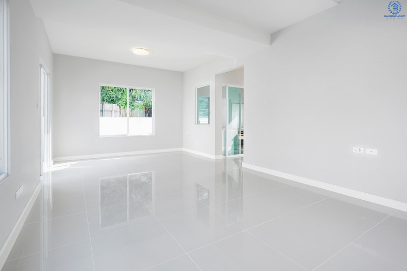 บ้านมือสองตกแต่งใหม่ ม.พฤกษ์ลดา2 (บางใหญ่-เซ็นทรัลเวสต์เกต) บ้านเดี่ยวคุณภาพแบรนด์ L&H หน้าบ้านไม่ชนใคร ตกแต่งพร้อมอยู่! ดีไซน์ที่ลงตัว พื้นที่กว้างขวาง สามารถรองรับกับทุกความสุขได้อย่างจุใจ ฟังก์ชั่น 3นอน 2น้ำ 2ที่จอดรถในร่ม พร้อมคุณภาพชีวิตที่เหนือกว่า บนเส้นทางสายหลัก "กาญจนาภิเษก" ใกล้เซ็นทรัลเวสต์เกต และรถไฟฟ้าสถานี "คลองบางไผ่"