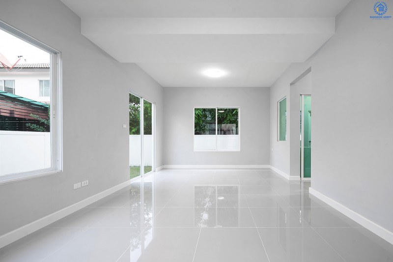 บ้านมือสองตกแต่งใหม่ ม.พฤกษ์ลดา2 (บางใหญ่-เซ็นทรัลเวสต์เกต) บ้านเดี่ยวคุณภาพแบรนด์ L&H หน้าบ้านไม่ชนใคร ตกแต่งพร้อมอยู่! ดีไซน์ที่ลงตัว พื้นที่กว้างขวาง สามารถรองรับกับทุกความสุขได้อย่างจุใจ ฟังก์ชั่น 3นอน 2น้ำ 2ที่จอดรถในร่ม พร้อมคุณภาพชีวิตที่เหนือกว่า บนเส้นทางสายหลัก "กาญจนาภิเษก" ใกล้เซ็นทรัลเวสต์เกต และรถไฟฟ้าสถานี "คลองบางไผ่"