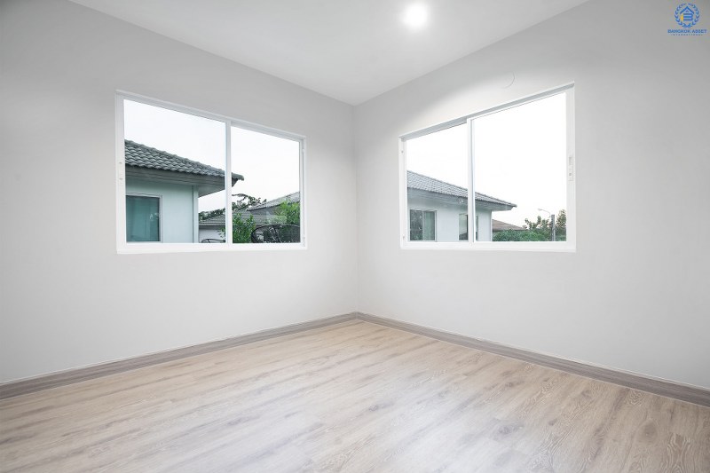 บ้านมือสองตกแต่งใหม่ ม.พฤกษ์ลดา2 (บางใหญ่-เซ็นทรัลเวสต์เกต) บ้านเดี่ยวคุณภาพแบรนด์ L&H หน้าบ้านไม่ชนใคร ตกแต่งพร้อมอยู่! ดีไซน์ที่ลงตัว พื้นที่กว้างขวาง สามารถรองรับกับทุกความสุขได้อย่างจุใจ ฟังก์ชั่น 3นอน 2น้ำ 2ที่จอดรถในร่ม พร้อมคุณภาพชีวิตที่เหนือกว่า บนเส้นทางสายหลัก "กาญจนาภิเษก" ใกล้เซ็นทรัลเวสต์เกต และรถไฟฟ้าสถานี "คลองบางไผ่"