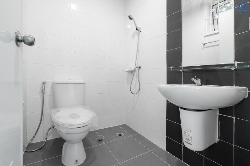 บ้านมือสองตกแต่งใหม่ ม.เดอะคัลเลอร์ ติวานนท์-แจ้งวัฒนะ ตรงข้ามตลาดดวงแก้ว สุดคุ้ม! กับบ้านพร้อมอยู่ เนื้อที่ 17.5 ตร.ว. ดีไซน์ทันสมัย ภายในกว้างขวาง ฟังก์ชั่นครบ! 3นอน 2น้ำ มีครัวเคาน์เตอร์+แอร์ 1 เครื่อง หน้าโครงการติดถ.ติวานนท์ ใกล้รถไฟฟ้าสายสีชมพู ,เมืองทองธานี และจุดขึ้นทางด่วน "แจ้งวัฒนะ"