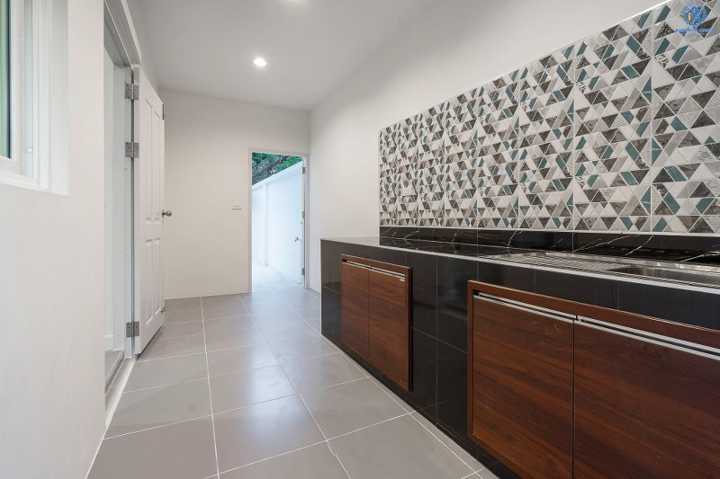 บ้านมือสองตกแต่งใหม่ ม.เพอร์เฟคเพลส รัตนาธิเบศร์ (เนื้อที่ 53 ตร.ว.) บ้านดีไซน์ทันสมัย หลังใหญ่พร้อมอยู่ ฟังก์ชั่น 3 ห้องนอน 3 ห้องน้ำ 2 ที่จอดรถ ภายในโปร่งโล่งสบาย กับที่สุดแห่งทำเลโซนเมือง ที่เชื่อมสู่หลายเส้นทาง หน้าโครงการติดถ.รัตนาธิเบศร์ เพียง 400 เมตร ถึงรถไฟฟ้าสถานี "ไทรม้า"