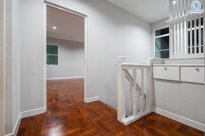 บ้านมือสองตกแต่งใหม่ สไตล์อบอุ่น โครงการ ชลลดา บางใหญ่-เซ็นทรัลเวสต์เกต (ซ.วัดลาดปลาดุก) บ้านพร้อมอยู่ คุณภาพ L&H เนื้อที่ 54.3 ตร.ว. ฟังก์ชั่น 3นอน 2น้ำ พื้นที่ใช้สอยเกือบ 200 ตร.ม. สิ่งอำนวยความสะดวกภายในโครงการครบครัน บนทำเลศักยภาพ ติดถนนใหญ่ ใกล้ถ.กาญจนาภิเษก เพียง 10 นาทีถึงรถไฟฟ้า "สถานีคลองบางไผ่"