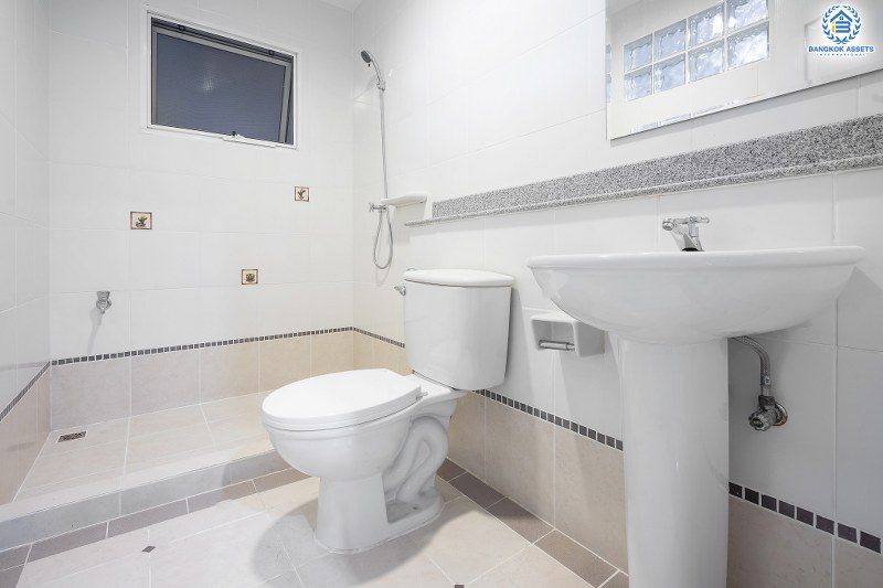 บ้านมือสองตกแต่งใหม่ สไตล์อบอุ่น โครงการ ชลลดา บางใหญ่-เซ็นทรัลเวสต์เกต (ซ.วัดลาดปลาดุก) บ้านพร้อมอยู่ คุณภาพ L&H เนื้อที่ 54.3 ตร.ว. ฟังก์ชั่น 3นอน 2น้ำ พื้นที่ใช้สอยเกือบ 200 ตร.ม. สิ่งอำนวยความสะดวกภายในโครงการครบครัน บนทำเลศักยภาพ ติดถนนใหญ่ ใกล้ถ.กาญจนาภิเษก เพียง 10 นาทีถึงรถไฟฟ้า "สถานีคลองบางไผ่"