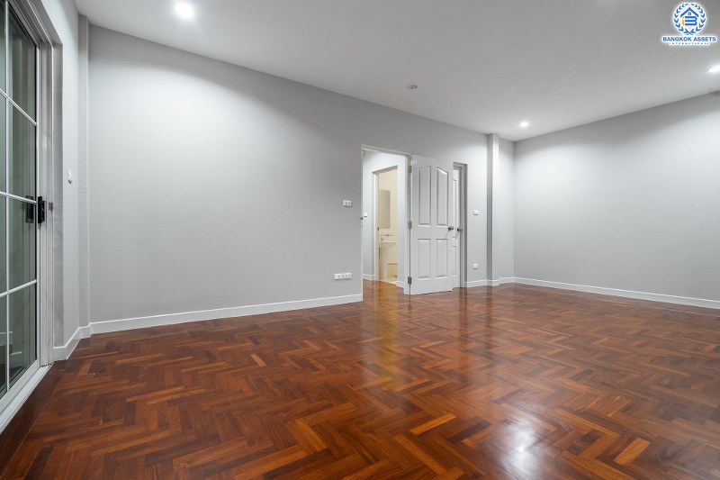 บ้านมือสองตกแต่งใหม่ สไตล์อบอุ่น โครงการ ชลลดา บางใหญ่-เซ็นทรัลเวสต์เกต (ซ.วัดลาดปลาดุก) บ้านพร้อมอยู่ คุณภาพ L&H เนื้อที่ 54.3 ตร.ว. ฟังก์ชั่น 3นอน 2น้ำ พื้นที่ใช้สอยเกือบ 200 ตร.ม. สิ่งอำนวยความสะดวกภายในโครงการครบครัน บนทำเลศักยภาพ ติดถนนใหญ่ ใกล้ถ.กาญจนาภิเษก เพียง 10 นาทีถึงรถไฟฟ้า "สถานีคลองบางไผ่"