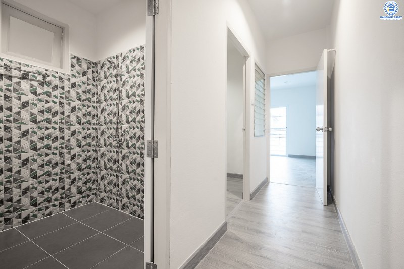 บ้านมือสองตกแต่งใหม่ โซนเมือง! ม.ทอฝัน พิบูลสงคราม-พระราม5 ทาวน์โฮมพร้อมอยู่ ฟังก์ชั่น 3 ห้องนอน 2 ห้องน้ำ บนทำเลที่จะทำให้คุณสะดวกทุกการเดินทาง เชื่อมต่อ 3 เส้นทางหลัก ทั้งถนนกรุงเทพ-นนท์ , พิบูลสงคราม และนครอินทร์  ใกล้รถไฟฟ้าสถานี "แยกติวานนท์" และจุดขึ้นทางด่วน "ศรีรัช-วงแหวนรอบนอก" พร้อมจองแล้ววันนี้!