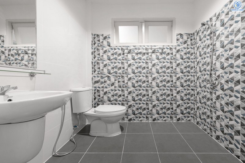 บ้านมือสองตกแต่งใหม่ โซนเมือง! ม.ทอฝัน พิบูลสงคราม-พระราม5 ทาวน์โฮมพร้อมอยู่ ฟังก์ชั่น 3 ห้องนอน 2 ห้องน้ำ บนทำเลที่จะทำให้คุณสะดวกทุกการเดินทาง เชื่อมต่อ 3 เส้นทางหลัก ทั้งถนนกรุงเทพ-นนท์ , พิบูลสงคราม และนครอินทร์  ใกล้รถไฟฟ้าสถานี "แยกติวานนท์" และจุดขึ้นทางด่วน "ศรีรัช-วงแหวนรอบนอก" พร้อมจองแล้ววันนี้!