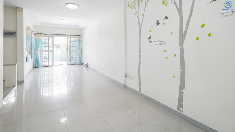 ทาวน์เฮ้าส์มือสองนนทบุรี ม.วณิชชา บางใหญ่-กาญจนาภิเษก (ซ.กันตนา) บ้านพร้อมอยู่ ราคาสุดคุ้ม! เนื้อที่ 27.1 ตร.ว. ฟังก์ชั่น 3 ห้องนอน 3 ห้องน้ำ พื้นที่ใช้สอยกว่า 156 ตร.ม. รองรับทุกการอยู่อาศัย บนทำเลเดินทางสะดวก หน้าโครงการห่างจากถ.กาญจนาฯ เพียง 1 กม. ใกล้เซ็นทรัลเวสต์เกต และรถไฟฟ้าสถานีตลาดบางใหญ่