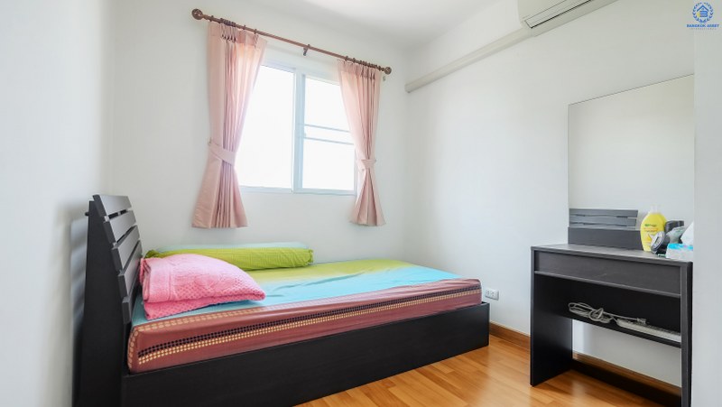 ทาวน์เฮ้าส์มือสองนนทบุรี ม.พฤกษาทาวน์เน็กซ์ นครอินทร์-วงเวียนพระราม5 (หน้ากว้าง 6 เมตร) แถมแอร์ 4 เครื่อง พร้อมเฟอร์นิเจอร์ เนื้อที่ 16 ตร.ว. ครบครันทุกฟังก์ชั่น 3นอน 2น้ำ ครัวเคาน์เตอร์+โรงรถ บนทำเลติด ถ.นครอินทร์ เชื่อมสู่หลากหลายเส้นทางได้อย่างรวดเร็ว ใกล้วงเวียนพระรามห้า และจุดขึ้นทางด่วน "ศรีรัช" ราคาเพียง 2 ล้านต้นๆ