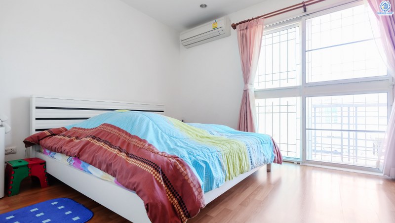 ทาวน์เฮ้าส์มือสองนนทบุรี ม.พฤกษาทาวน์เน็กซ์ นครอินทร์-วงเวียนพระราม5 (หน้ากว้าง 6 เมตร) แถมแอร์ 4 เครื่อง พร้อมเฟอร์นิเจอร์ เนื้อที่ 16 ตร.ว. ครบครันทุกฟังก์ชั่น 3นอน 2น้ำ ครัวเคาน์เตอร์+โรงรถ บนทำเลติด ถ.นครอินทร์ เชื่อมสู่หลากหลายเส้นทางได้อย่างรวดเร็ว ใกล้วงเวียนพระรามห้า และจุดขึ้นทางด่วน "ศรีรัช" ราคาเพียง 2 ล้านต้นๆ