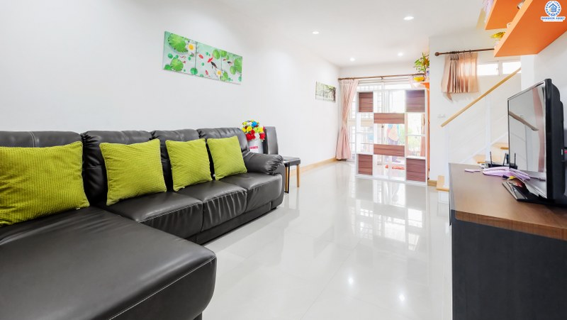 ทาวน์เฮ้าส์มือสองนนทบุรี ม.พฤกษาทาวน์เน็กซ์ นครอินทร์-วงเวียนพระราม5 (หน้ากว้าง 6 เมตร) แถมแอร์ 4 เครื่อง พร้อมเฟอร์นิเจอร์ เนื้อที่ 16 ตร.ว. ครบครันทุกฟังก์ชั่น 3นอน 2น้ำ ครัวเคาน์เตอร์+โรงรถ บนทำเลติด ถ.นครอินทร์ เชื่อมสู่หลากหลายเส้นทางได้อย่างรวดเร็ว ใกล้วงเวียนพระรามห้า และจุดขึ้นทางด่วน "ศรีรัช" ราคาเพียง 2 ล้านต้นๆ