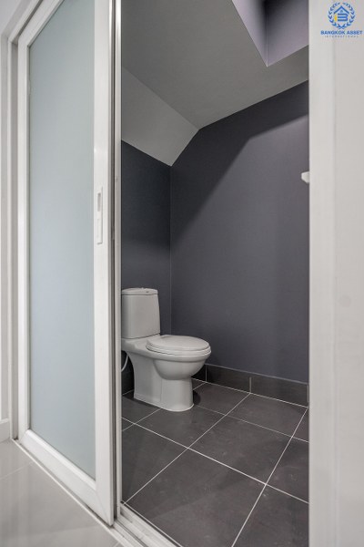 บ้านมือสองตกแต่งใหม่ 3 ชั้น ม.เดอะเทอเรซ ใกล้เลียบด่วนรามอินทรา (ซ.นาคนิวาส 48 แยก 14-4) พร้อมอยู่! เนื้อที่ 27.7 ตร.ว. ครบครันทุกฟังก์ชั่น 3 นอน 4น้ำ 2 ที่จอดรถส่วนตัว บนสุดยอดทำเล! ตอบโจทย์ทุกไลฟ์สไตล์ เข้า-ออกได้หลายเส้นทาง ใจกลางห้างฯชั้นนำทั้ง The Walk เกษตรนวมินทร์, นวมินทร์ ซิตี้ อเวนิว , CDC ฯลฯ ใกล้รถไฟฟ้าสายสีน้ำตาล "สถานีสตรีวิทยา2"