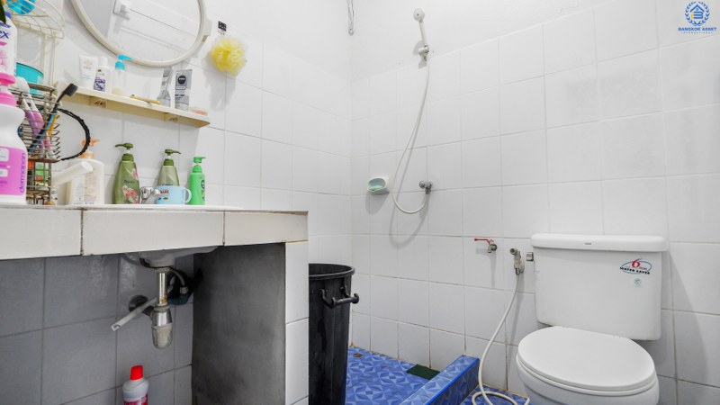 ทาวน์เฮ้าส์มือสองนนทบุรี หมู่บ้าน ช.รุ่งเรือง6 ทำเลบางบัวทอง ติดถ.บางกรวย-ไทรน้อย เนื้อที่ 23.2 ตร.ว. ฟังก์ชั่น 2นอน 2น้ำ ครบครันทั้งครัวเคาน์เตอร์+โรงรถ แถมแอร์ 2 เครื่อง! บนทำเลติดถนนใหญ่ เชื่อมต่อหลายเส้นทางทั้งถ.รัตนาธิเบศร์ ,ถ.ราชพฤกษ์ ,ถ.ชัยพฤกษ์ ใกล้เซ็นทรัลเวสต์เกต และรถไฟฟ้าสถานีบางพลู ราคาเกินคุ้ม!!