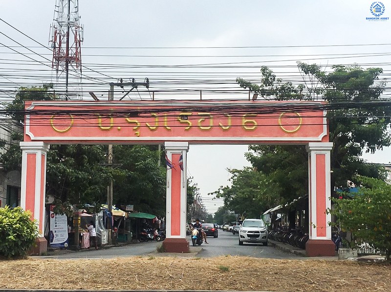 ทาวน์เฮ้าส์มือสองนนทบุรี หมู่บ้าน ช.รุ่งเรือง6 ทำเลบางบัวทอง ติดถ.บางกรวย-ไทรน้อย เนื้อที่ 23.2 ตร.ว. ฟังก์ชั่น 2นอน 2น้ำ ครบครันทั้งครัวเคาน์เตอร์+โรงรถ แถมแอร์ 2 เครื่อง! บนทำเลติดถนนใหญ่ เชื่อมต่อหลายเส้นทางทั้งถ.รัตนาธิเบศร์ ,ถ.ราชพฤกษ์ ,ถ.ชัยพฤกษ์ ใกล้เซ็นทรัลเวสต์เกต และรถไฟฟ้าสถานีบางพลู ราคาเกินคุ้ม!!