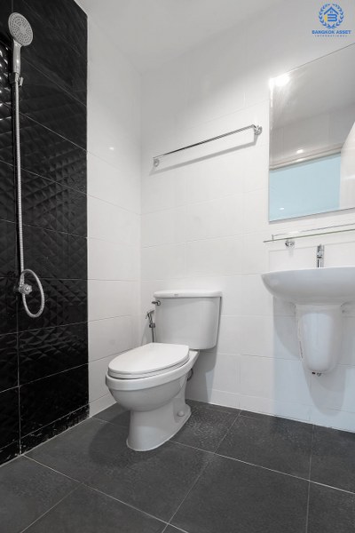 บ้านมือสองตกแต่งใหม่ ม.ทิพย์พิมานการ์เด้น บ้านกล้วย-ไทรน้อย (หน้ากว้าง 6 เมตร) เนื้อที่ 18.2 ตร.ว. จัดเต็มให้ครบทุกฟังก์ชั่น 3 ห้องนอน 2 ห้องน้ำ มีครัวเคาน์เตอร์ บนสุดยอดทำเล! เดินทางสะดวกเข้า-ออกได้ 2 เส้นทางหลัก ได้แก่ ซอยวัดลาดปลาดุก , บ้านกล้วย-ไทรน้อย ใกล้เซ็นทรัลเวสต์เกต และรถไฟฟ้าสถานี "คลองบางไผ่"