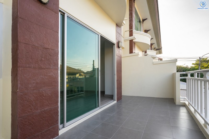 บ้านมือสองตกแต่งใหม่ 3 ชั้น ม.ศุภาลัยพาร์ควิลล์2 พหลโยธิน-รามอินทรา (ซ.รามอินทรา5) บ้านพร้อมอยู่! เนื้อที่ 21.9 ตร.ว. ภายในกว้างขวาง ฟังก์ชั่นจุใจถึง 4นอน 3น้ำ 2 ที่จอดรถส่วนตัว บนสุดยอดทำเล! เชื่อมสู่หลายเส้นทาง เพียง 5 นาทีถึงเซ็นทรัลรามอินทรา ใกล้รถไฟฟ้าสายสีเขียวเข้ม "สถานีสายหยุด" และจุดขึ้นทางด่วนวัชรพล