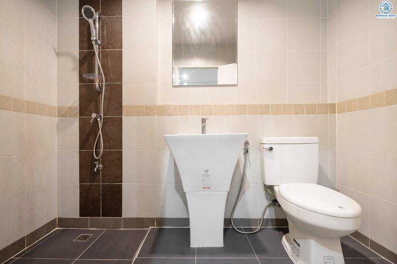 บ้านมือสองตกแต่งใหม่ แบรนด์ AP ม.พลีโน่ พระราม5-ปิ่นเกล้า พร้อมรองรับทุกความสุข บนเนื้อที่ 20.6 ตร.ว. ฟังก์ชั่น 3นอน 2น้ำ หน้าบ้านกว้าง จอดรถได้ถึง 2 คัน สิ่งอำนวยความสะดวกครบ บนสุดยอดทำเล! เข้า-ออกได้ทั้งทางถ.นครอินทร์ และถ.สิรินธร เชื่อมสู่หลายเส้นทางเพียงแค่อึดใจ! ใกล้จุดขึ้นทางด่วน "ศรีรัช"