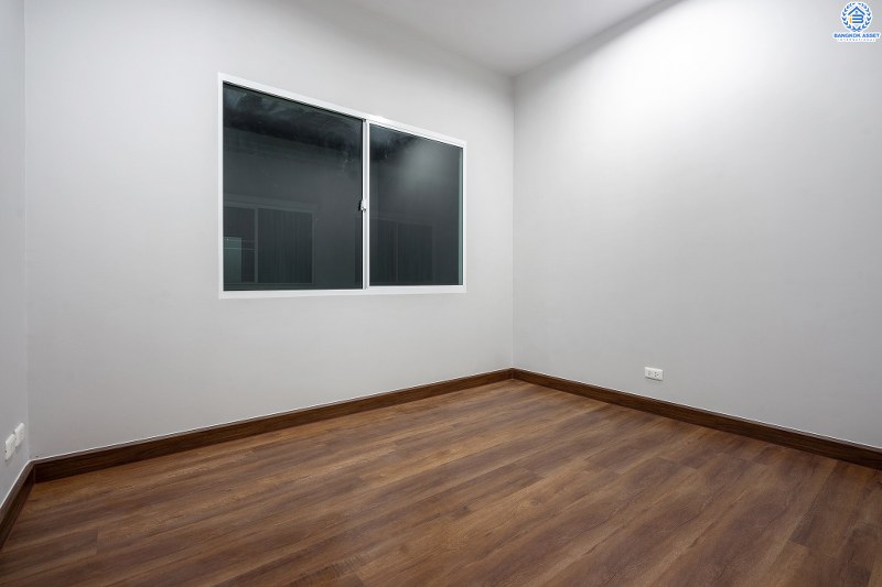 บ้านมือสองตกแต่งใหม่ แบรนด์ AP ม.พลีโน่ พระราม5-ปิ่นเกล้า พร้อมรองรับทุกความสุข บนเนื้อที่ 20.6 ตร.ว. ฟังก์ชั่น 3นอน 2น้ำ หน้าบ้านกว้าง จอดรถได้ถึง 2 คัน สิ่งอำนวยความสะดวกครบ บนสุดยอดทำเล! เข้า-ออกได้ทั้งทางถ.นครอินทร์ และถ.สิรินธร เชื่อมสู่หลายเส้นทางเพียงแค่อึดใจ! ใกล้จุดขึ้นทางด่วน "ศรีรัช"