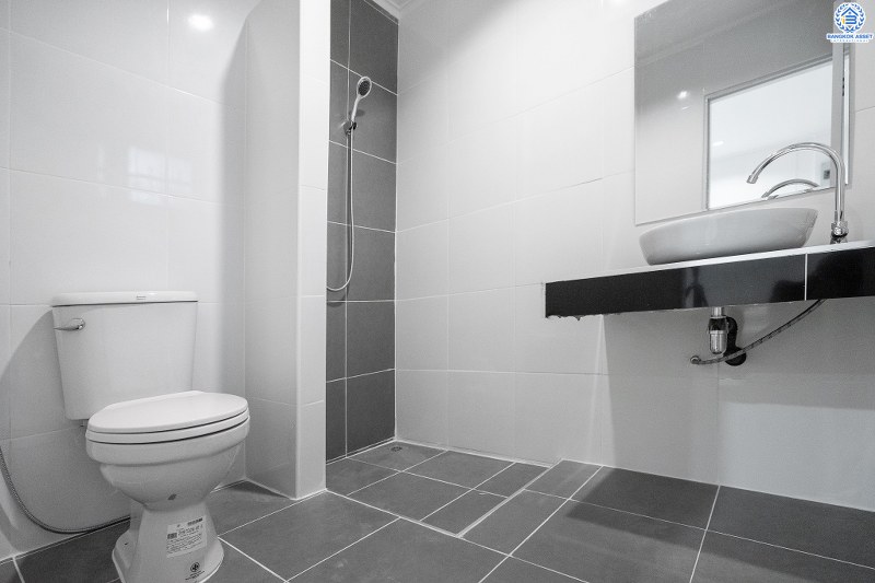 บ้านมือสองตกแต่งใหม่ ม.บุศรินทร์วงแหวน (บ้านกล้วย-ไทรน้อย) โครงการคุณภาพแบรนด์ **L&H** เนื้อที่ 21 ตร.ว. ตกแต่งจัดเต็ม! ฟังก์ชั่นสุดคุ้ม! 3 ห้องนอน 2 ห้องน้ำ ครบครันทั้งครัวเคาน์เตอร์+โรงรถ ตอบโจทย์ทุกการอยู่อาศัย บนทำเลคุณภาพ! ใกล้ถนนใหญ่ เซ็นทรัลเวสต์เกต และ รถไฟฟ้าสถานี "คลองบางไผ่"