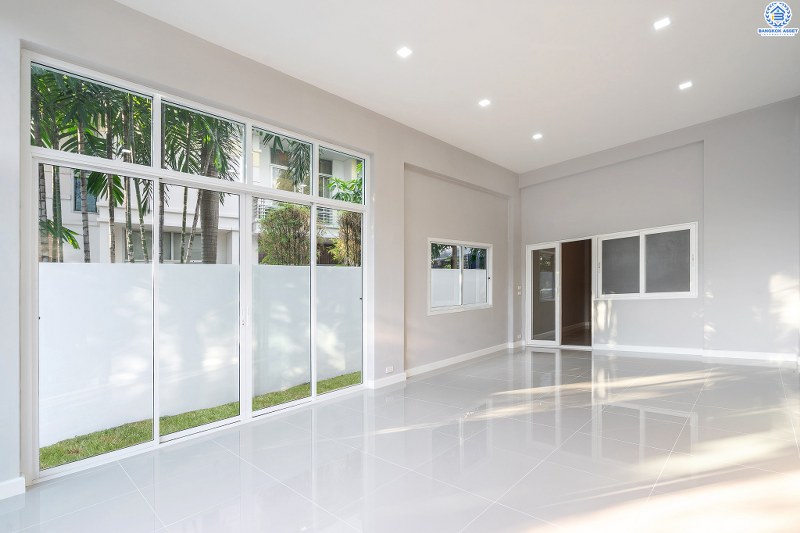 บ้านมือสองตกแต่งใหม่ ใกล้รถไฟฟ้าสถานีบางพลู เพียง 3นาที* กับโครงการ โฮมเพลส รัตนาธิเบศร์-ราชพฤกษ์ (หน้ากว้าง 6 ม.) บ้านดีไซน์ทันสมัย ห้องมุม! โซนหน้าสวน หน้าบ้านไม่ชนใคร เนื้อที่ 24 ตร.ว. ฟังก์ชั่น 3นอน 3น้ำ กับที่สุดแห่งทำเลโซนเมือง ติดถนนใหญ่ ใจกลาง 2 เซ็นทรัลฯ ใกล้ The walk , The Crystal SB และอื่นๆ อีกมากมาย