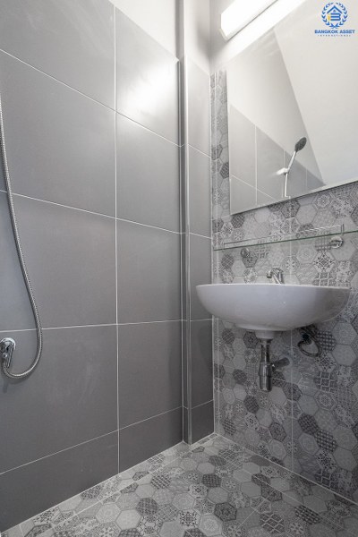 บ้านมือสองตกแต่งใหม่ ใกล้รถไฟฟ้าสถานีบางพลู เพียง 3นาที* กับโครงการ โฮมเพลส รัตนาธิเบศร์-ราชพฤกษ์ (หน้ากว้าง 6 ม.) บ้านดีไซน์ทันสมัย ห้องมุม! โซนหน้าสวน หน้าบ้านไม่ชนใคร เนื้อที่ 24 ตร.ว. ฟังก์ชั่น 3นอน 3น้ำ กับที่สุดแห่งทำเลโซนเมือง ติดถนนใหญ่ ใจกลาง 2 เซ็นทรัลฯ ใกล้ The walk , The Crystal SB และอื่นๆ อีกมากมาย