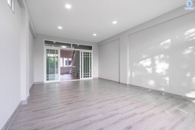 บ้านมือสองตกแต่งใหม่ ใกล้รถไฟฟ้าสถานีบางพลู เพียง 3นาที* กับโครงการ โฮมเพลส รัตนาธิเบศร์-ราชพฤกษ์ (หน้ากว้าง 6 ม.) บ้านดีไซน์ทันสมัย ห้องมุม! โซนหน้าสวน หน้าบ้านไม่ชนใคร เนื้อที่ 24 ตร.ว. ฟังก์ชั่น 3นอน 3น้ำ กับที่สุดแห่งทำเลโซนเมือง ติดถนนใหญ่ ใจกลาง 2 เซ็นทรัลฯ ใกล้ The walk , The Crystal SB และอื่นๆ อีกมากมาย