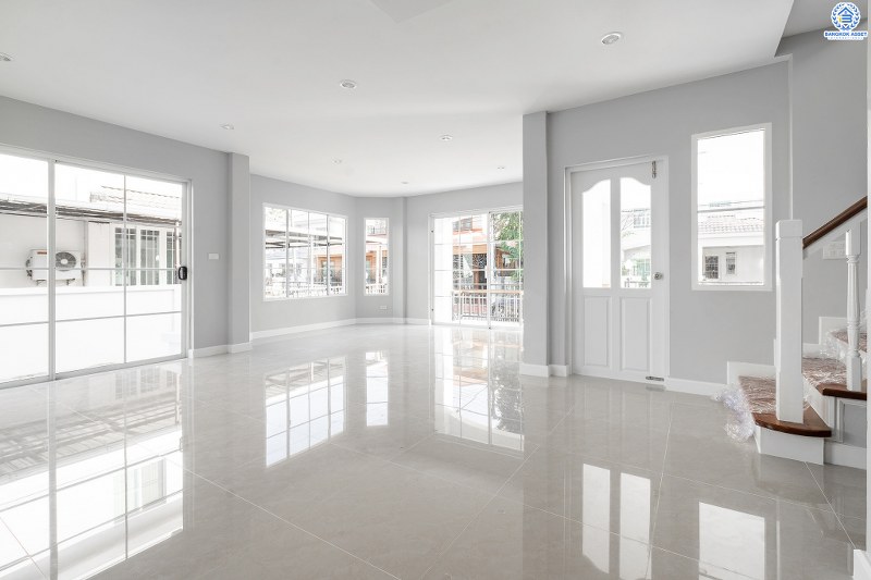 บ้านเดี่ยวมือสองตกแต่งใหม่ ม.มัณฑนา ศาลายา-บรมราชชนนี (ใกล้ ม.มหิดล) เริ่มต้นชีวิต พร้อมสังคมคุณภาพ LH บนเนื้อที่ 60 ตร.ว. ฟังก์ชั่น 3นอน 3น้ำ 2ที่จอดรถ พื้นที่ส่วนกลางครบครัน ทำเลดีที่สุด! หน้าโครงการติดถ.เลียบคลองทวีวัฒนา เชื่อมต่อถนนหลายสาย ใกล้เซ็นทรัลศาลายา ตลาดองค์พระ และสถานศึกษาชั้นนำมากมาย