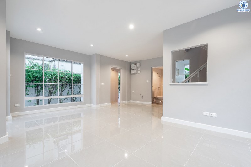 บ้านมือสองตกแต่งใหม่ สไตล์อบอุ่น โครงการ ชลลดา บางใหญ่-เซ็นทรัลเวสต์เกต (ซ.วัดลาดปลาดุก) บ้านพร้อมอยู่ คุณภาพ LH เนื้อที่ 52.5 ตร.ว. ฟังก์ชั่น 3นอน 2น้ำ พร้อมสิ่งอำนวยความสะดวกภายในโครงการครบครัน บนทำเลศักยภาพ ติดถนนใหญ่ ใกล้ถ.กาญจนาภิเษก เพียง 10 นาทีถึงรถไฟฟ้า "สถานีคลองบางไผ่"