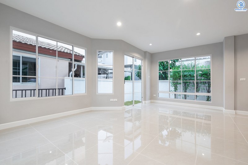 บ้านมือสองตกแต่งใหม่ สไตล์อบอุ่น โครงการ ชลลดา บางใหญ่-เซ็นทรัลเวสต์เกต (ซ.วัดลาดปลาดุก) บ้านพร้อมอยู่ คุณภาพ LH เนื้อที่ 52.5 ตร.ว. ฟังก์ชั่น 3นอน 2น้ำ พร้อมสิ่งอำนวยความสะดวกภายในโครงการครบครัน บนทำเลศักยภาพ ติดถนนใหญ่ ใกล้ถ.กาญจนาภิเษก เพียง 10 นาทีถึงรถไฟฟ้า "สถานีคลองบางไผ่"