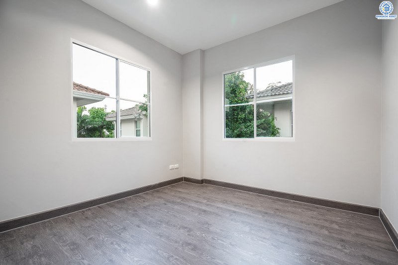 บ้านมือสองตกแต่งใหม่ สไตล์อบอุ่น โครงการ ชลลดา บางใหญ่-เซ็นทรัลเวสต์เกต (ซ.วัดลาดปลาดุก) บ้านพร้อมอยู่ คุณภาพ LH เนื้อที่ 52.5 ตร.ว. ฟังก์ชั่น 3นอน 2น้ำ พร้อมสิ่งอำนวยความสะดวกภายในโครงการครบครัน บนทำเลศักยภาพ ติดถนนใหญ่ ใกล้ถ.กาญจนาภิเษก เพียง 10 นาทีถึงรถไฟฟ้า "สถานีคลองบางไผ่"