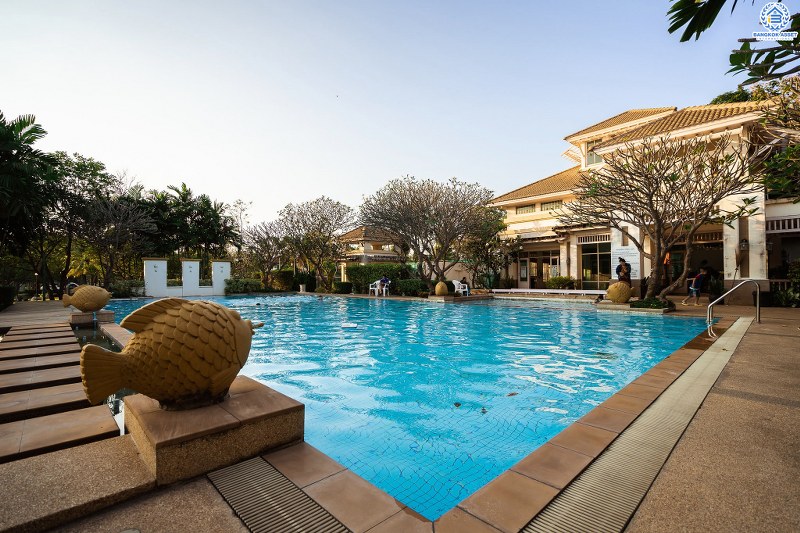 บ้านมือสองตกแต่งใหม่ สไตล์อบอุ่น โครงการ ชลลดา บางใหญ่-เซ็นทรัลเวสต์เกต (ซ.วัดลาดปลาดุก) บ้านพร้อมอยู่ คุณภาพ LH เนื้อที่ 52.5 ตร.ว. ฟังก์ชั่น 3นอน 2น้ำ พร้อมสิ่งอำนวยความสะดวกภายในโครงการครบครัน บนทำเลศักยภาพ ติดถนนใหญ่ ใกล้ถ.กาญจนาภิเษก เพียง 10 นาทีถึงรถไฟฟ้า "สถานีคลองบางไผ่"