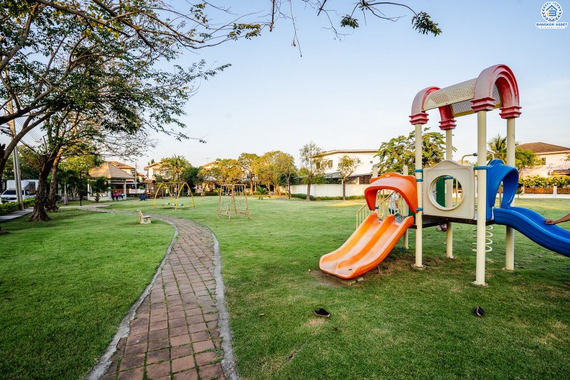 บ้านมือสองตกแต่งใหม่ สไตล์อบอุ่น โครงการ ชลลดา บางใหญ่-เซ็นทรัลเวสต์เกต (ซ.วัดลาดปลาดุก) บ้านพร้อมอยู่ คุณภาพ LH เนื้อที่ 52.5 ตร.ว. ฟังก์ชั่น 3นอน 2น้ำ พร้อมสิ่งอำนวยความสะดวกภายในโครงการครบครัน บนทำเลศักยภาพ ติดถนนใหญ่ ใกล้ถ.กาญจนาภิเษก เพียง 10 นาทีถึงรถไฟฟ้า "สถานีคลองบางไผ่"