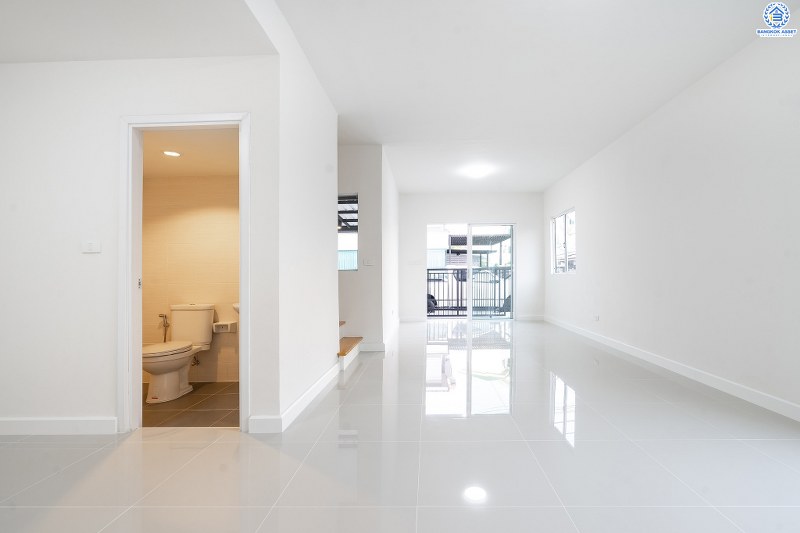 บ้านมือสองตกแต่งใหม่ ห้องมุม! ม.พฤกษาวิลล์28 บางใหญ่-เซ็นทรัลเวสต์เกต (หน้ากว้าง 7.5 เมตร) ความสุขมีครบทุกตารางนิ้ว กับบ้านตกแต่งพร้อมอยู่ เนื้อที่ 26.4 ตร.ว. ฟังก์ชั่น 3นอน 2น้ำ ครบครันทั้งครัวเคาน์เตอร์ และที่จอดรถส่วนตัว บนทำเลสุดสะดวก บนถนนสายหลัก "กาญจนาภิเษก" เพียง 8 นาทีถึงรถไฟฟ้าสถานี ตลาดบางใหญ่