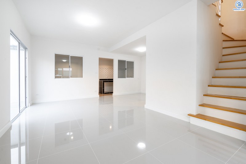 บ้านมือสองตกแต่งใหม่ ห้องมุม! ม.พฤกษาวิลล์28 บางใหญ่-เซ็นทรัลเวสต์เกต (หน้ากว้าง 7.5 เมตร) ความสุขมีครบทุกตารางนิ้ว กับบ้านตกแต่งพร้อมอยู่ เนื้อที่ 26.4 ตร.ว. ฟังก์ชั่น 3นอน 2น้ำ ครบครันทั้งครัวเคาน์เตอร์ และที่จอดรถส่วนตัว บนทำเลสุดสะดวก บนถนนสายหลัก "กาญจนาภิเษก" เพียง 8 นาทีถึงรถไฟฟ้าสถานี ตลาดบางใหญ่