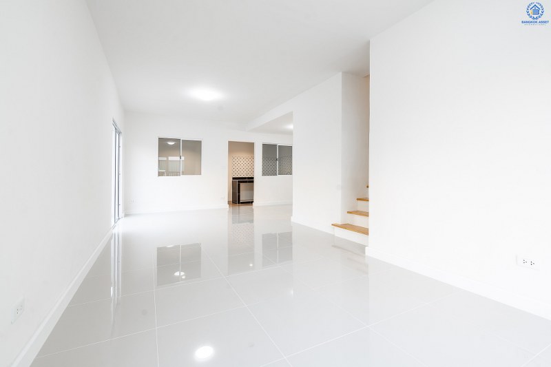 บ้านมือสองตกแต่งใหม่ ห้องมุม! ม.พฤกษาวิลล์28 บางใหญ่-เซ็นทรัลเวสต์เกต (หน้ากว้าง 7.5 เมตร) ความสุขมีครบทุกตารางนิ้ว กับบ้านตกแต่งพร้อมอยู่ เนื้อที่ 26.4 ตร.ว. ฟังก์ชั่น 3นอน 2น้ำ ครบครันทั้งครัวเคาน์เตอร์ และที่จอดรถส่วนตัว บนทำเลสุดสะดวก บนถนนสายหลัก "กาญจนาภิเษก" เพียง 8 นาทีถึงรถไฟฟ้าสถานี ตลาดบางใหญ่