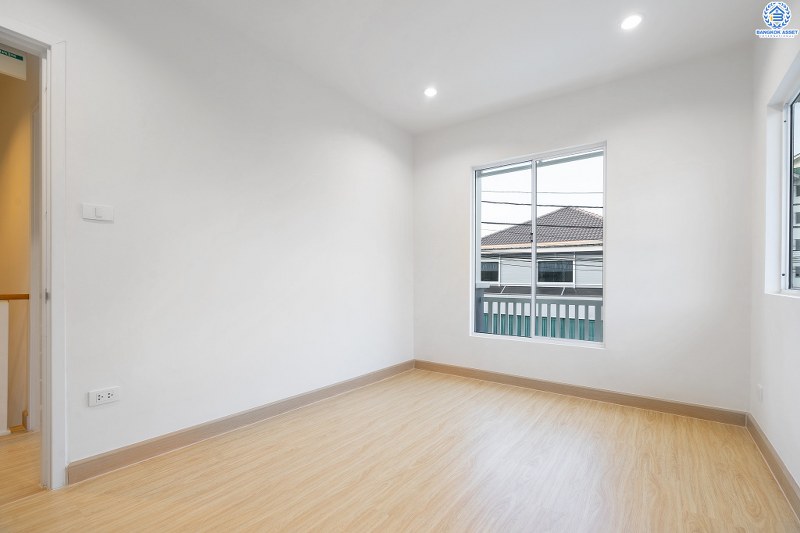 บ้านมือสองตกแต่งใหม่ ห้องมุม! ม.พฤกษาวิลล์28 บางใหญ่-เซ็นทรัลเวสต์เกต (หน้ากว้าง 7.5 เมตร) ความสุขมีครบทุกตารางนิ้ว กับบ้านตกแต่งพร้อมอยู่ เนื้อที่ 26.4 ตร.ว. ฟังก์ชั่น 3นอน 2น้ำ ครบครันทั้งครัวเคาน์เตอร์ และที่จอดรถส่วนตัว บนทำเลสุดสะดวก บนถนนสายหลัก "กาญจนาภิเษก" เพียง 8 นาทีถึงรถไฟฟ้าสถานี ตลาดบางใหญ่